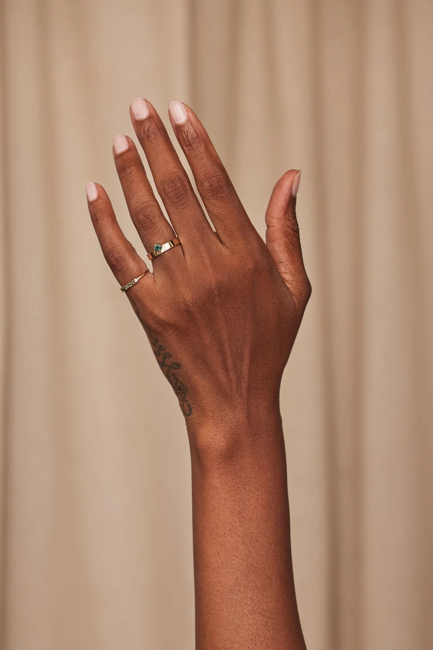 Wwake | Small Round Emerald Monolith Ring