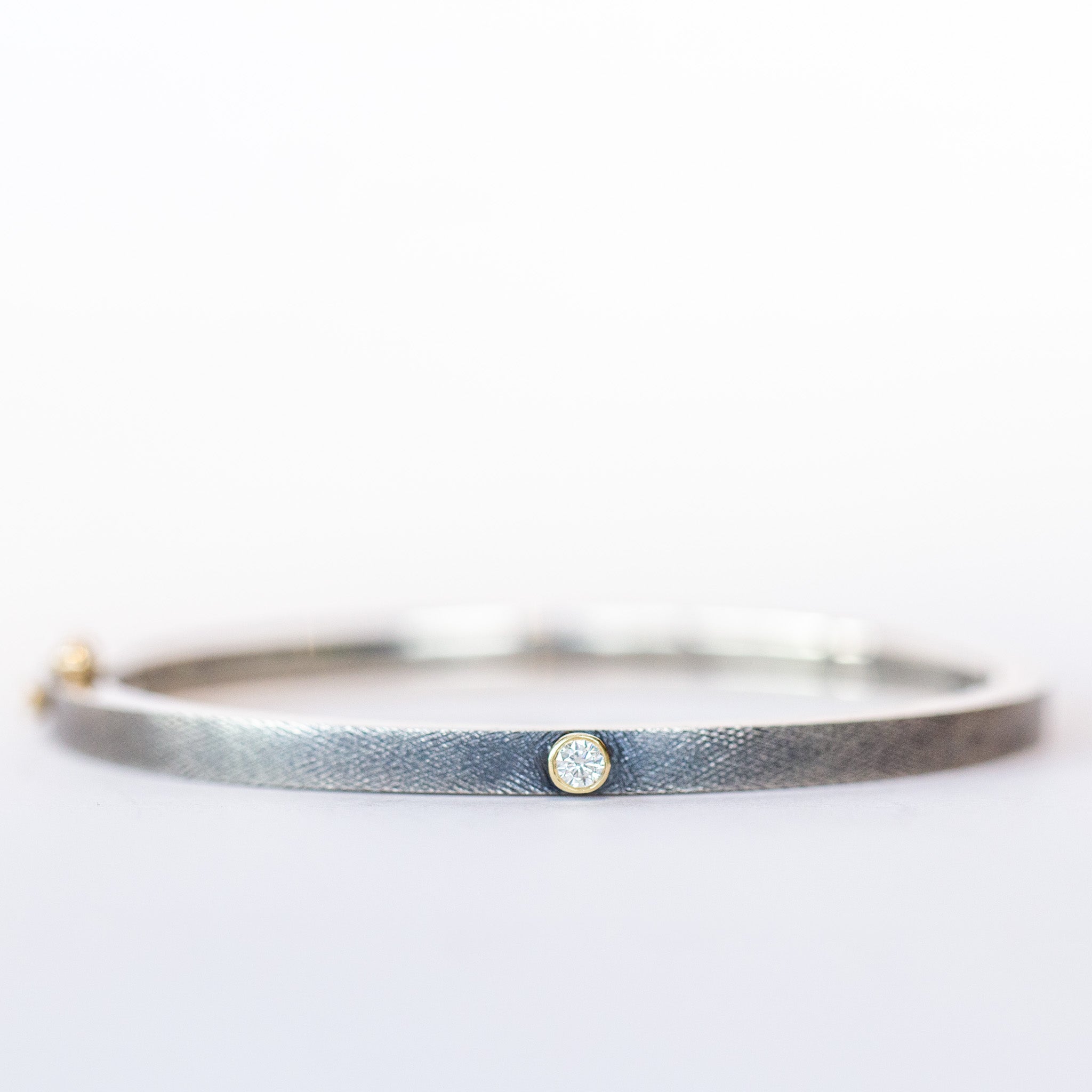 Junia 4mm Diamond Bangle