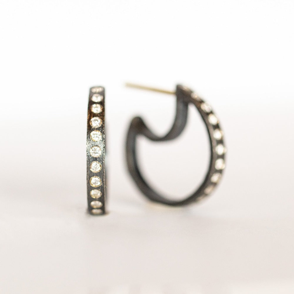 Mina Small Hoop Earrings