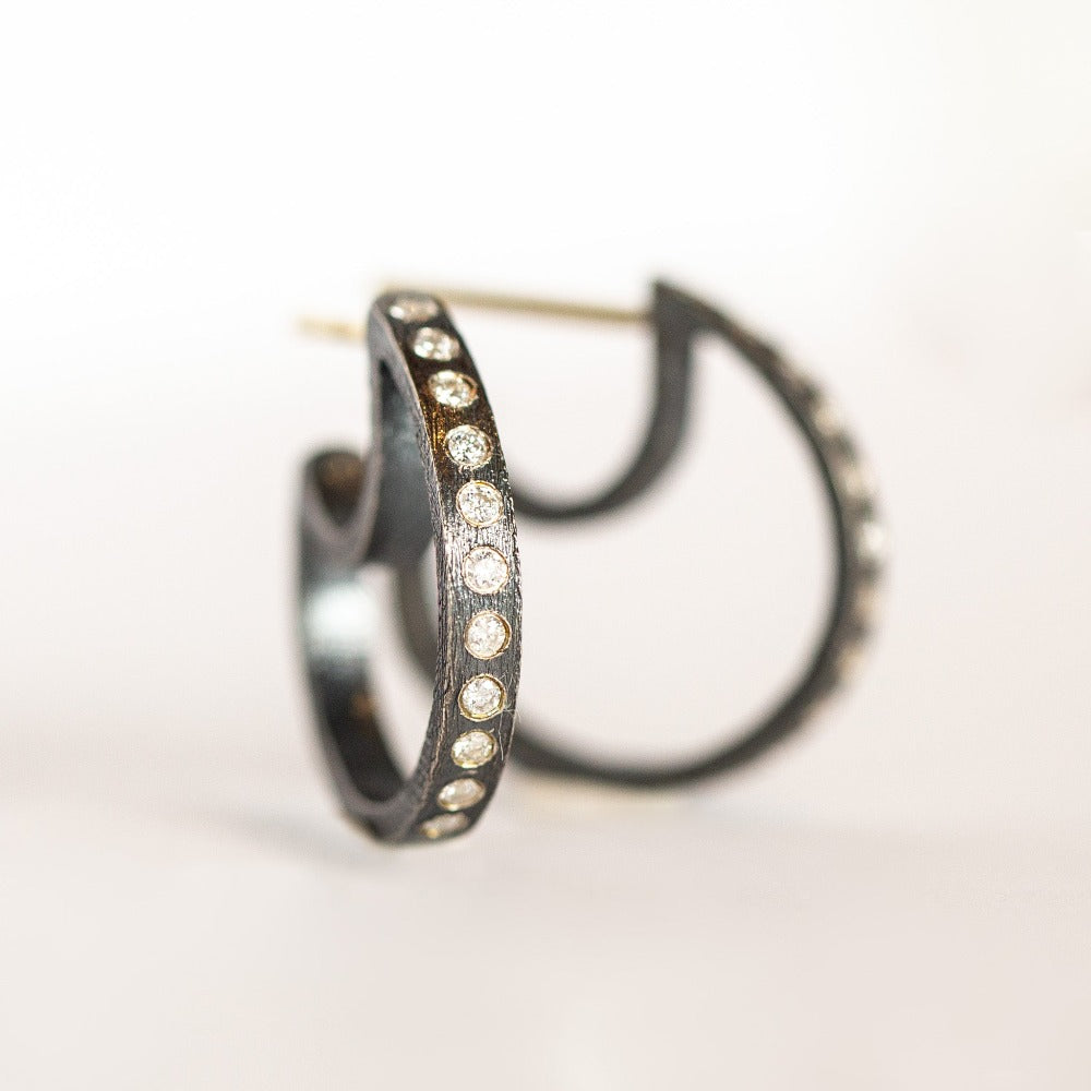 Mina Small Hoop Earrings