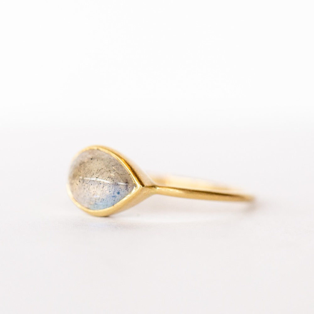 Teardrop Labradorite Cabochon Ring
