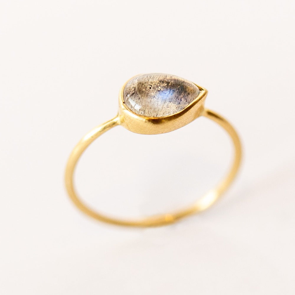 Teardrop Labradorite Cabochon Ring