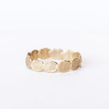 Medium Circle Flakes Band