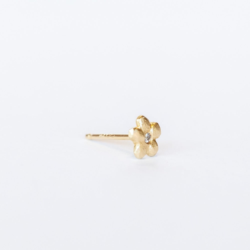 Victoria Cunningham | Tiny Flower Stud Earring with Diamond (Single)