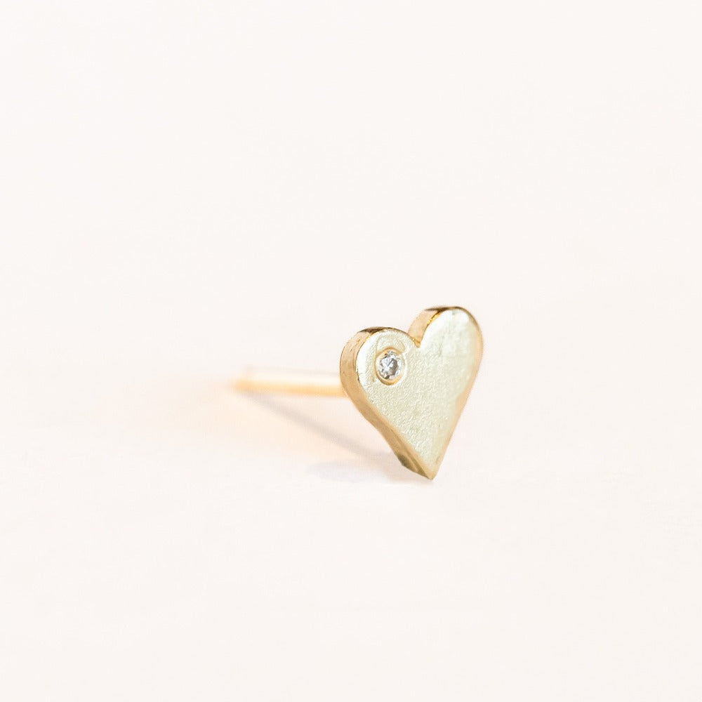 Victoria Cunningham | Tiny Heart Stud Earring with Diamond (Single)