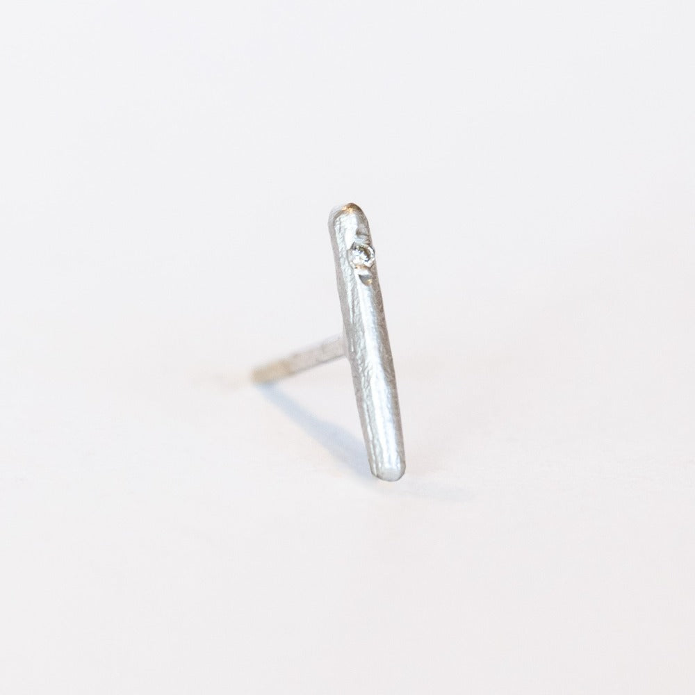 Victoria Cunningham | Tiny Stick Stud Earring with Diamond (Single)