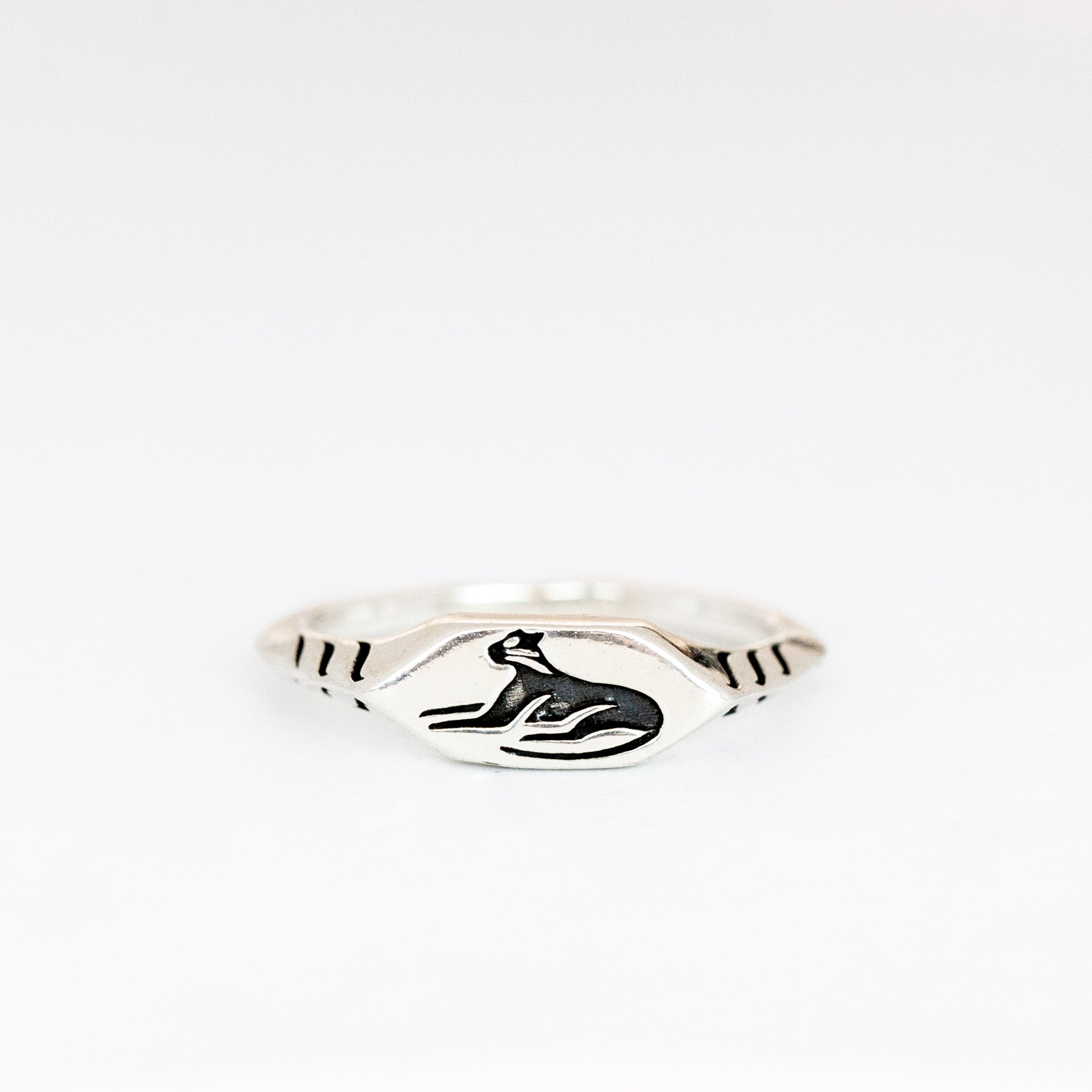 Raunja Signet Ring