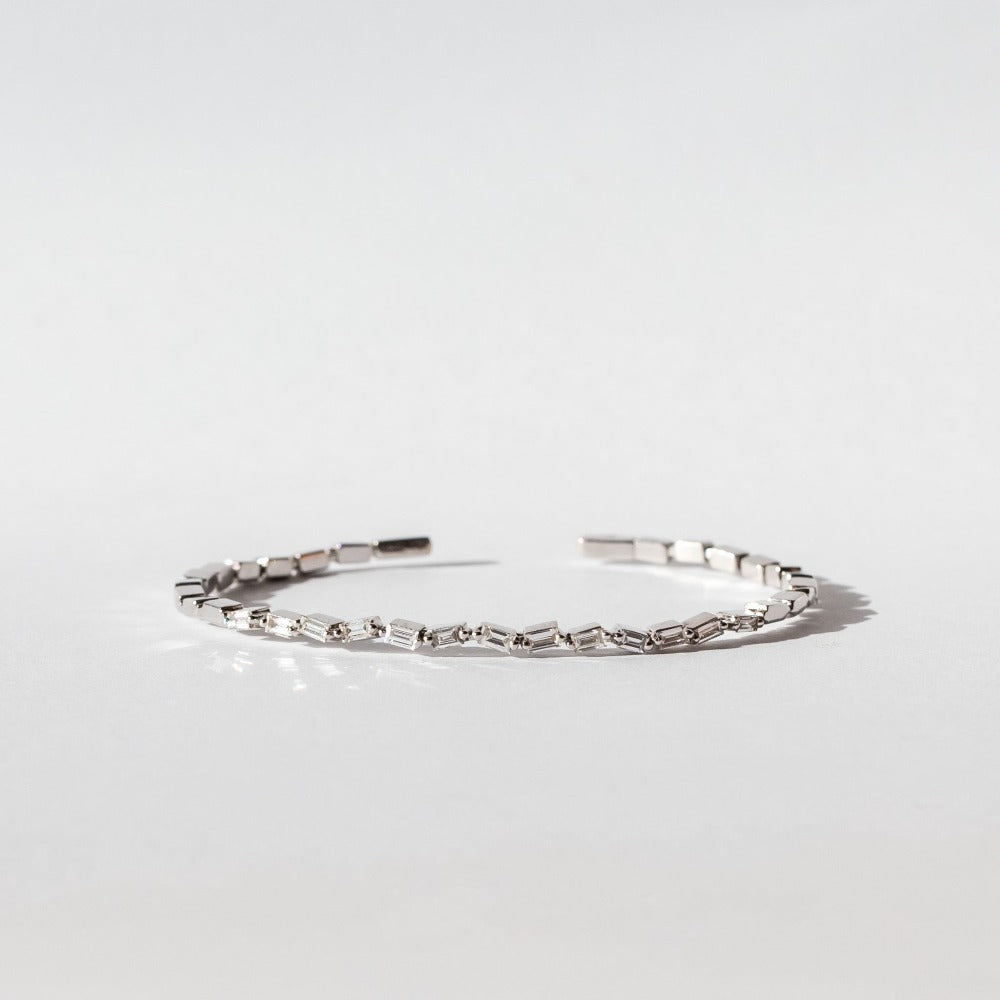 Suzanne Kalan | 18k Bold Thin Diamond Bangle