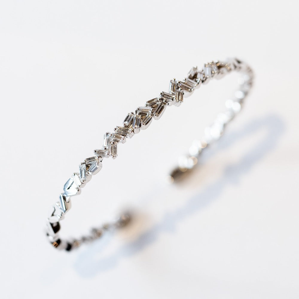 Suzanne Kalan | 18k Classic Fireworks Diamond Bangle