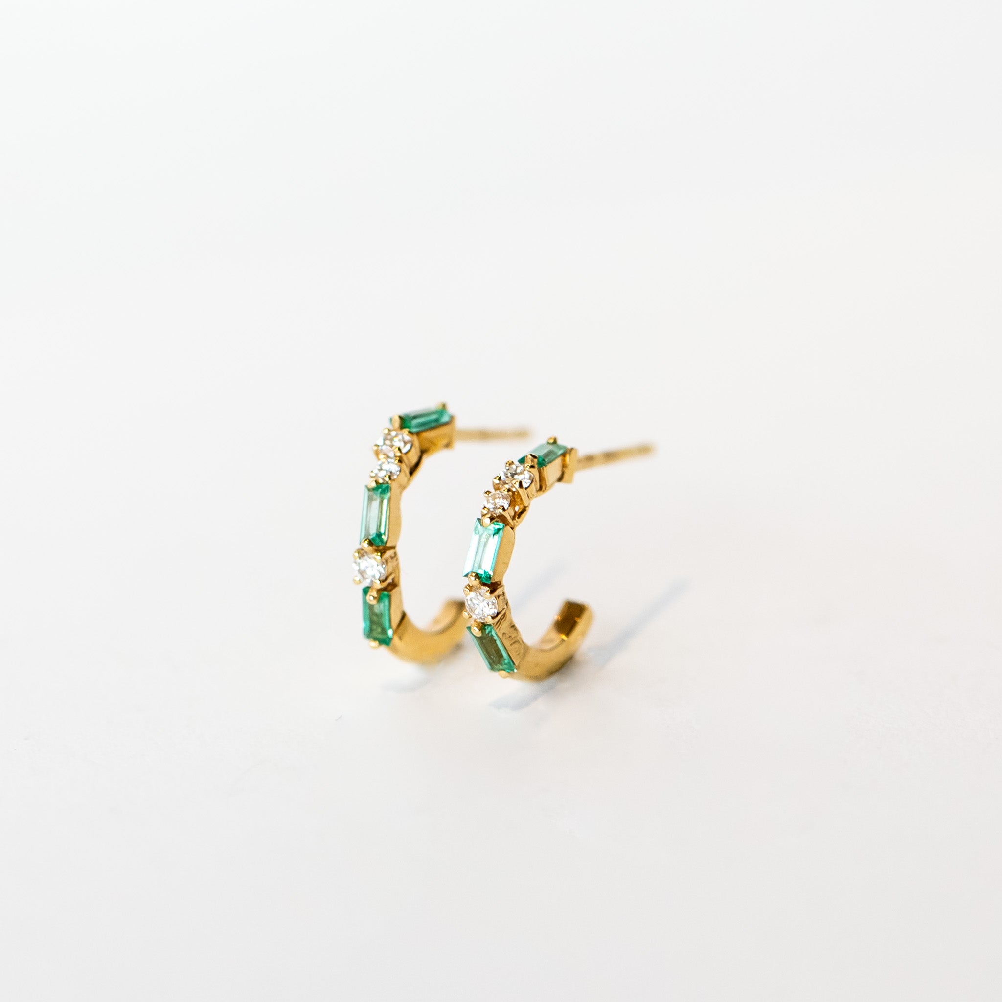 Suzanne Kalan | 18k Emerald Thin Mix Stud Hoop Earrings