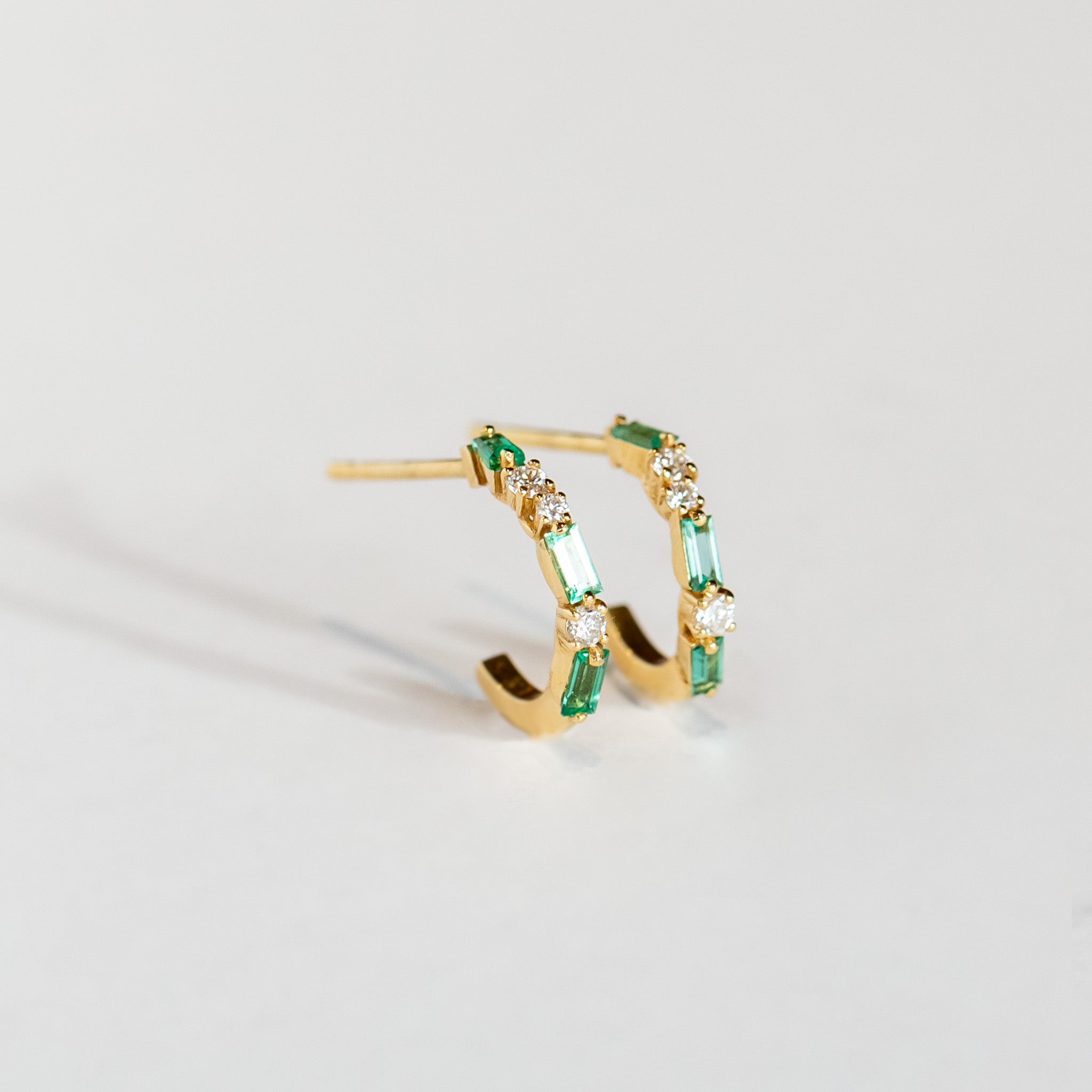 Suzanne Kalan | 18k Emerald Thin Mix Stud Hoop Earrings