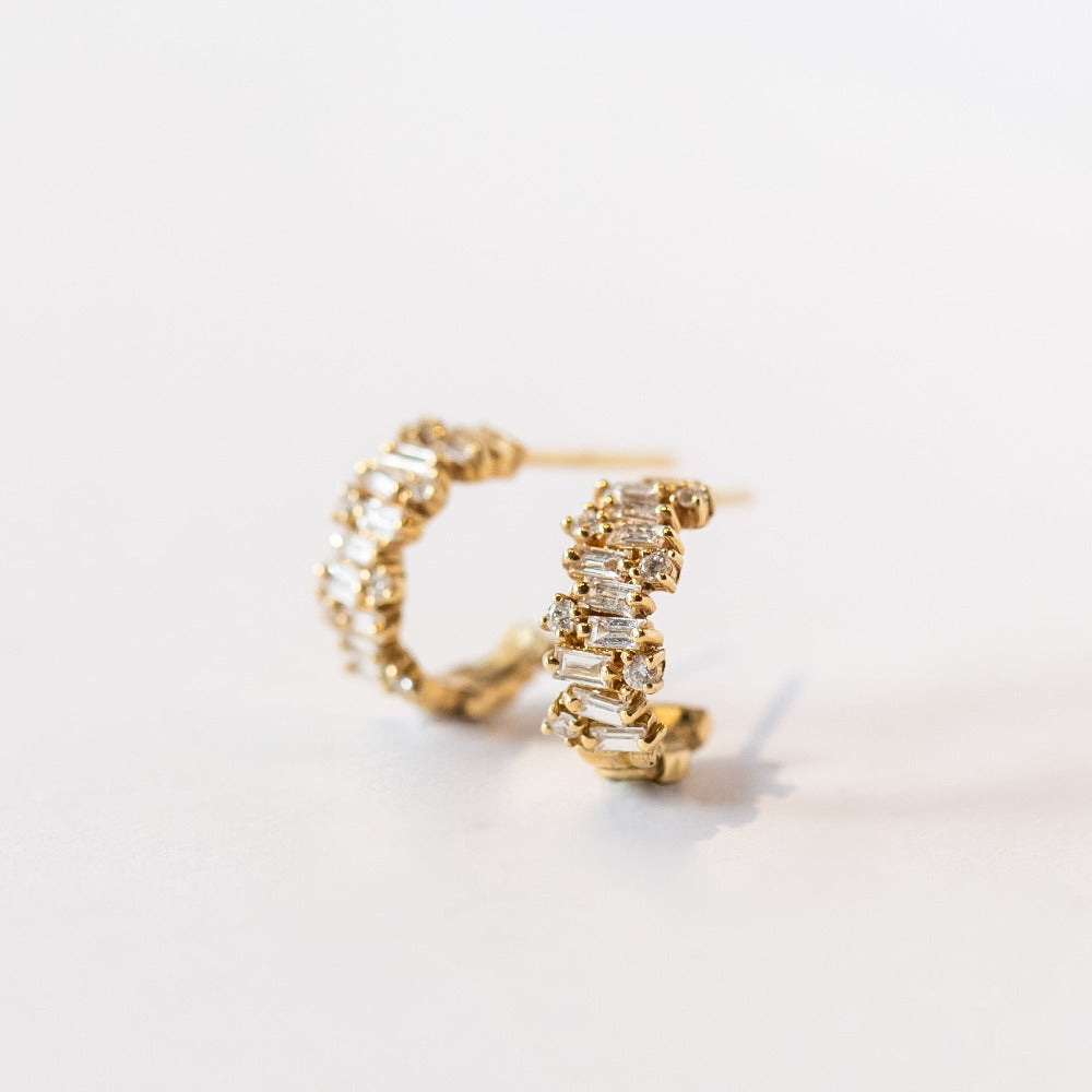 Suzanne Kalan | 18k Shimmer Huggie Earrings