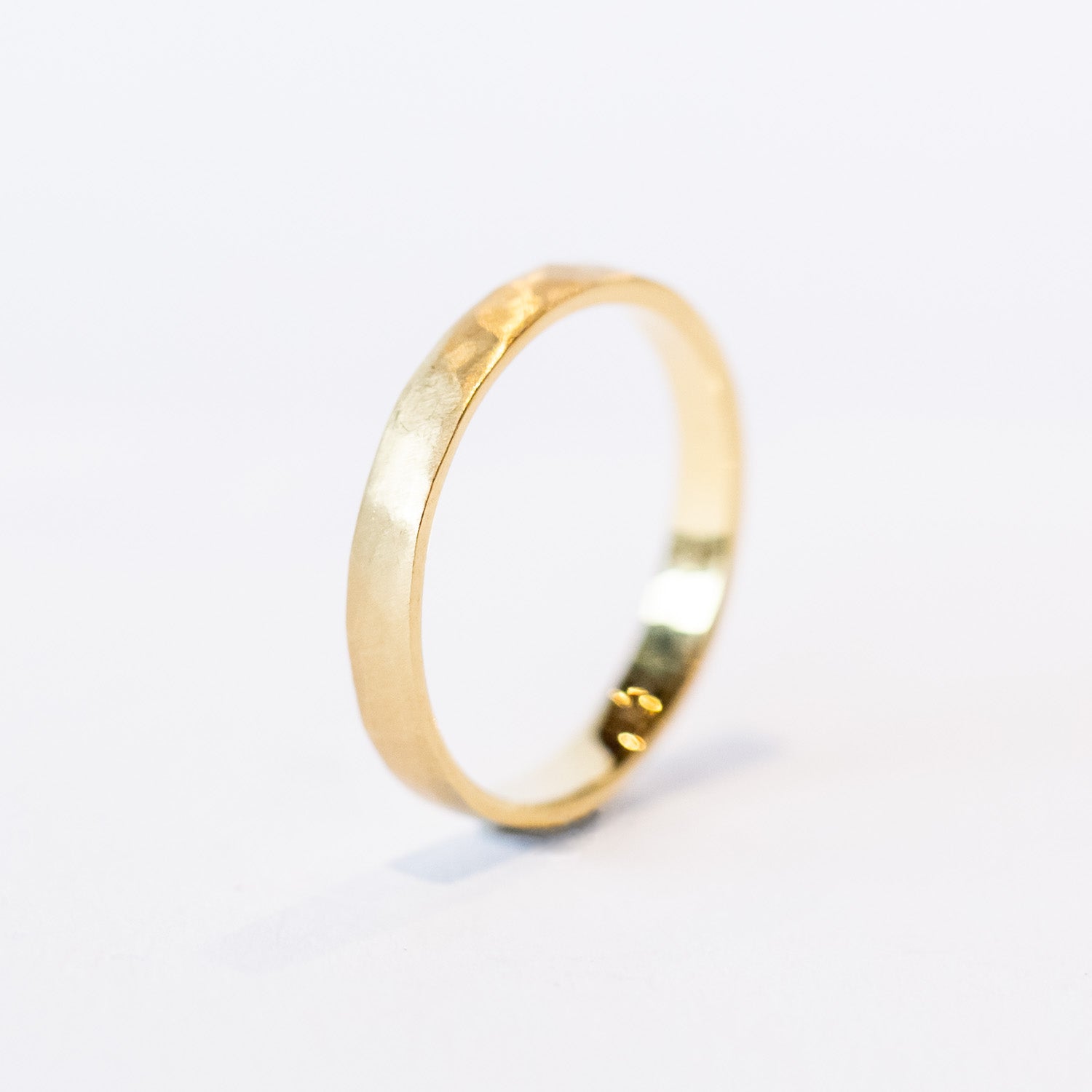 Satomi Kawakita | 2.8mm Hammered Band