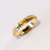Satomi Kawakita | 4.3mm Ridged Peak Band