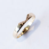 Notch Diamond Contour Band