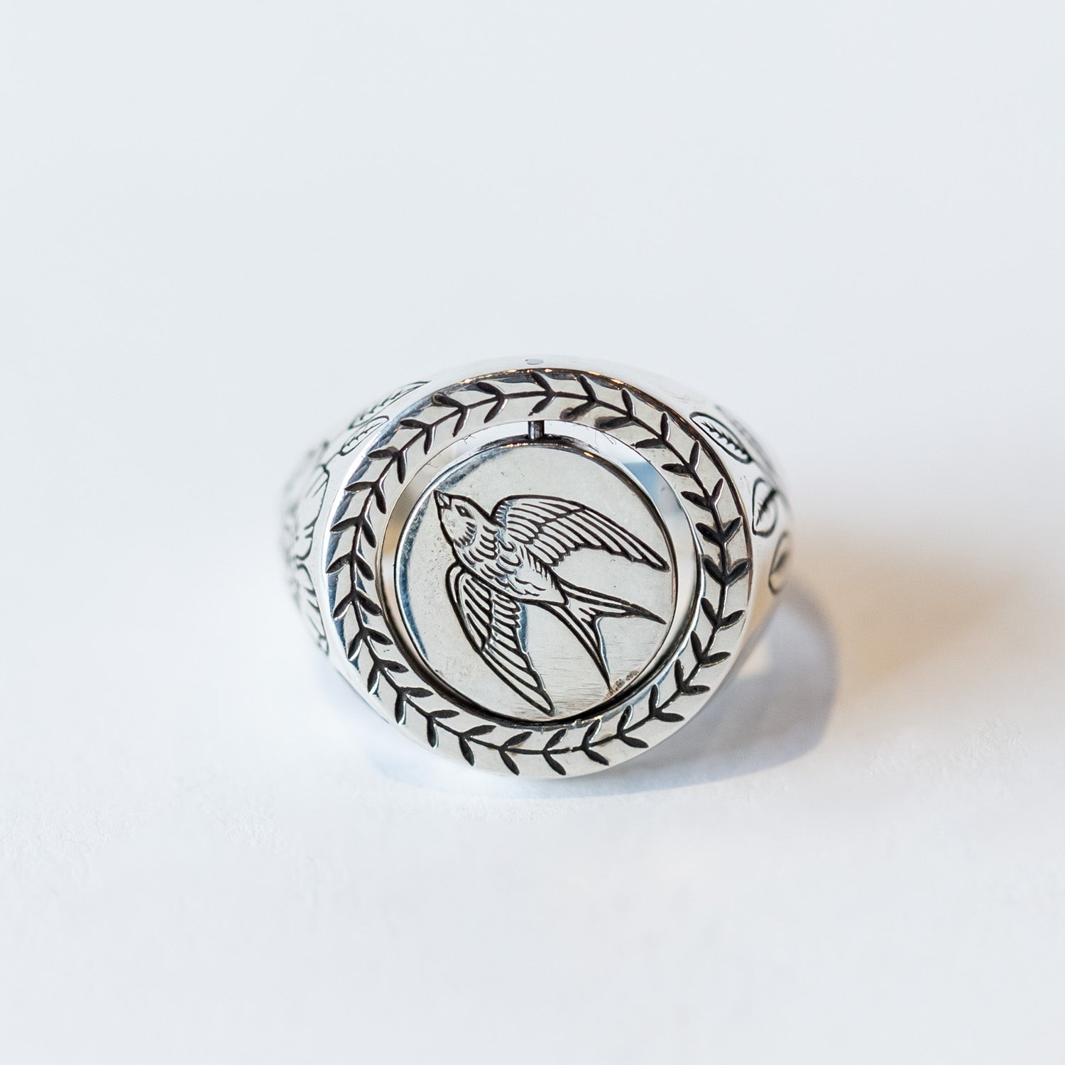 Digby & Iona | The Escapist Signet Ring