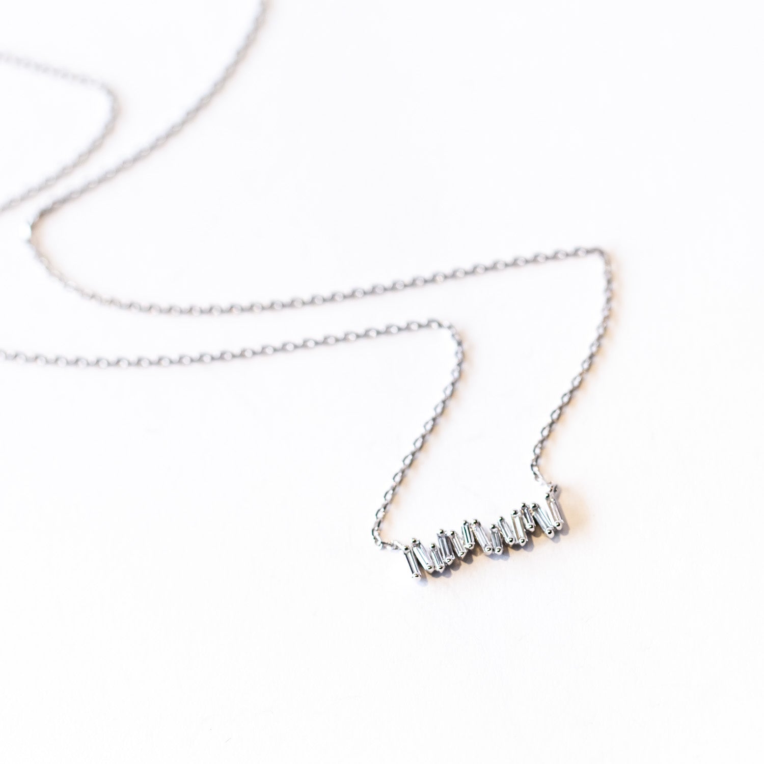 Suzanne Kalan | 18k Petite Classic Baguette Diamond Bar Necklace