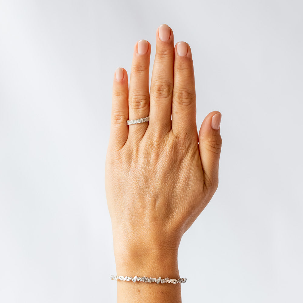 ★OSTKAKA★ Cadel Mini Baguette_7 Colors Suzanne Kalan | 18k Classic Diamond Mini Eternity Band – LAPIS