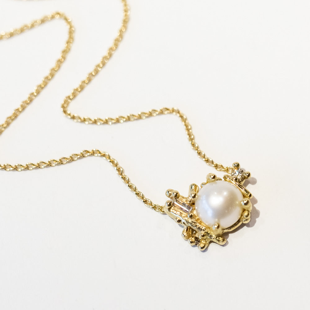 Ruth Tomlinson | Baguette Diamond Encrusted Pearl Necklace