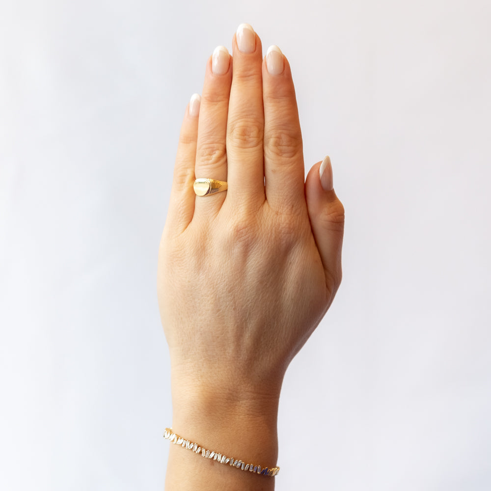 Petite Signet Ring in Carved Gold