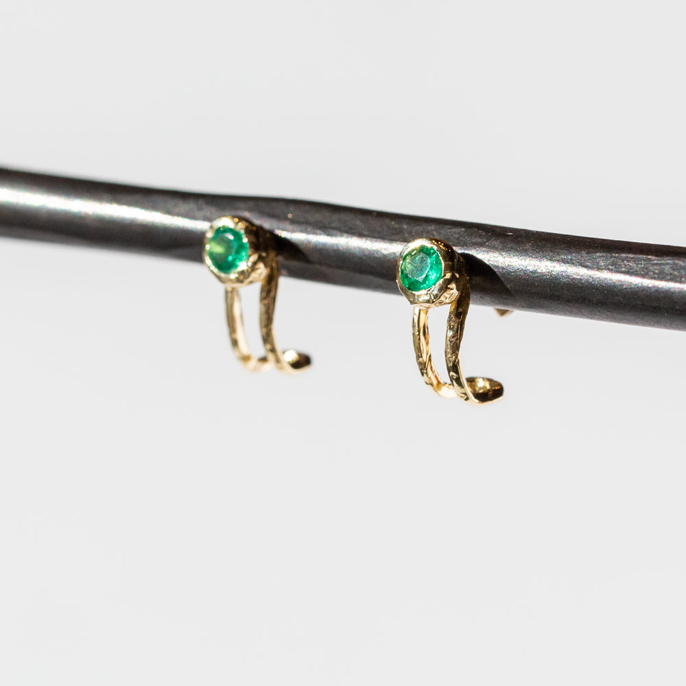 Spark Hug Emerald Stud Earrings