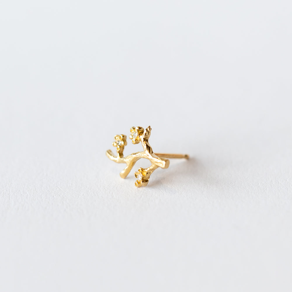 Victoria Cunningham | Branch Stud Earring with Three Diamonds (Single)