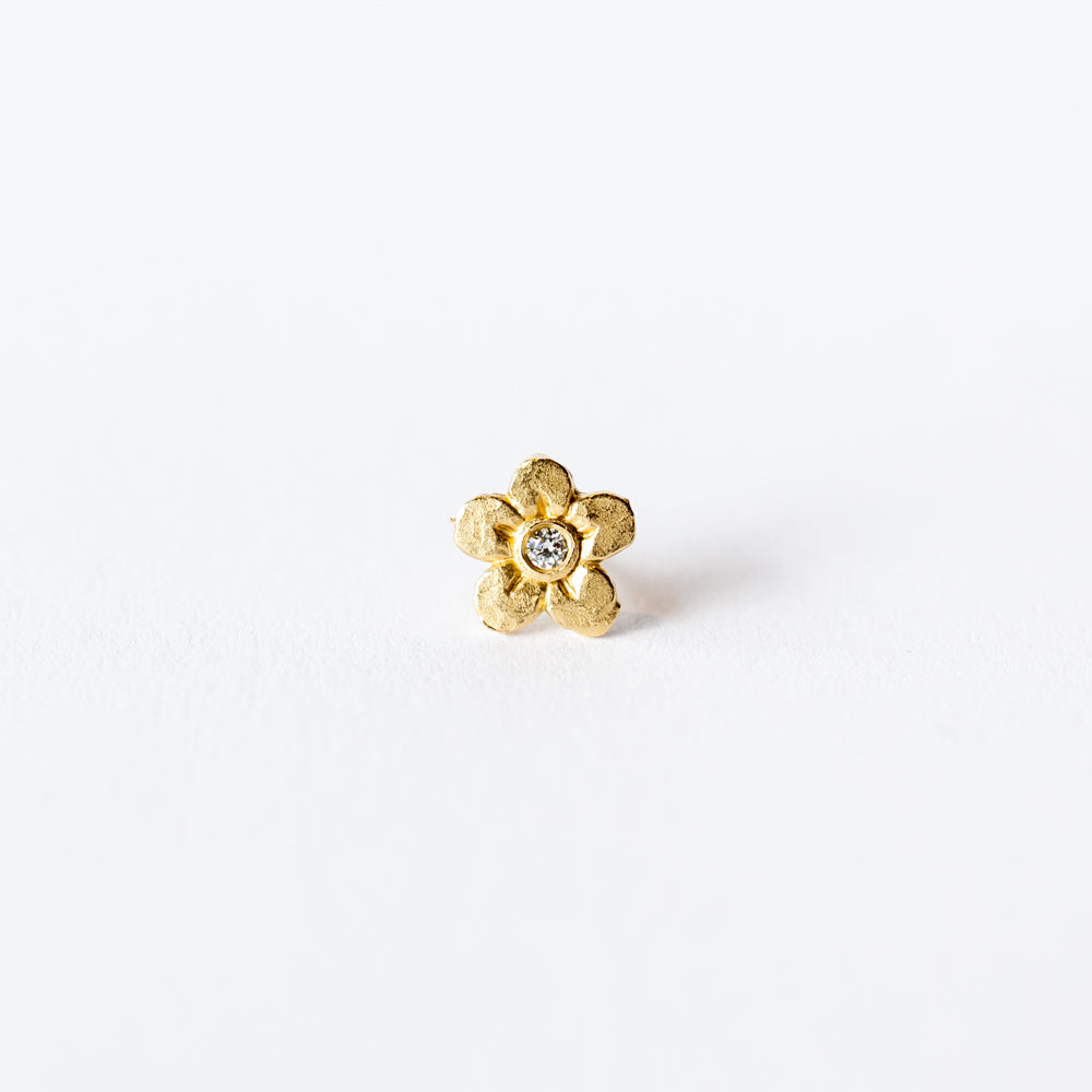 Victoria Cunningham | Hammered Diamond Flower Stud Earrings (Single)