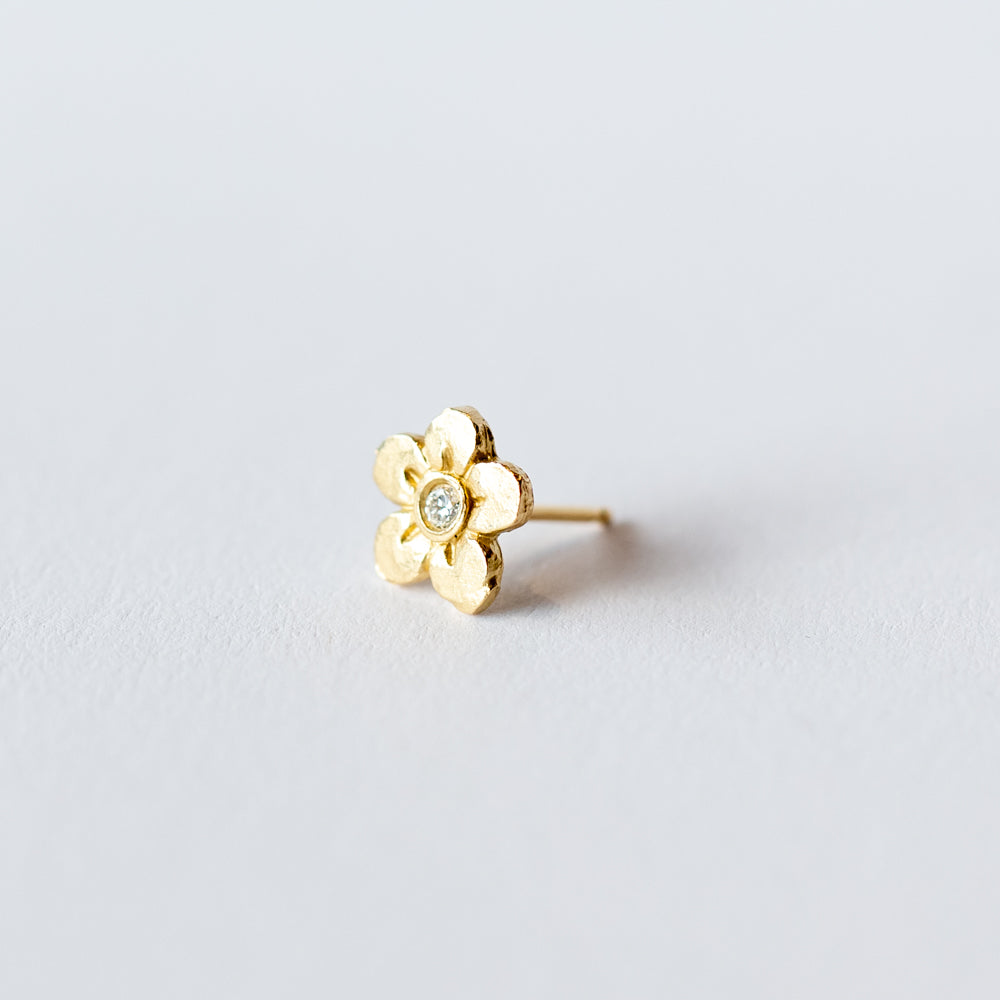 Victoria Cunningham | Hammered Diamond Flower Stud Earrings (Single)