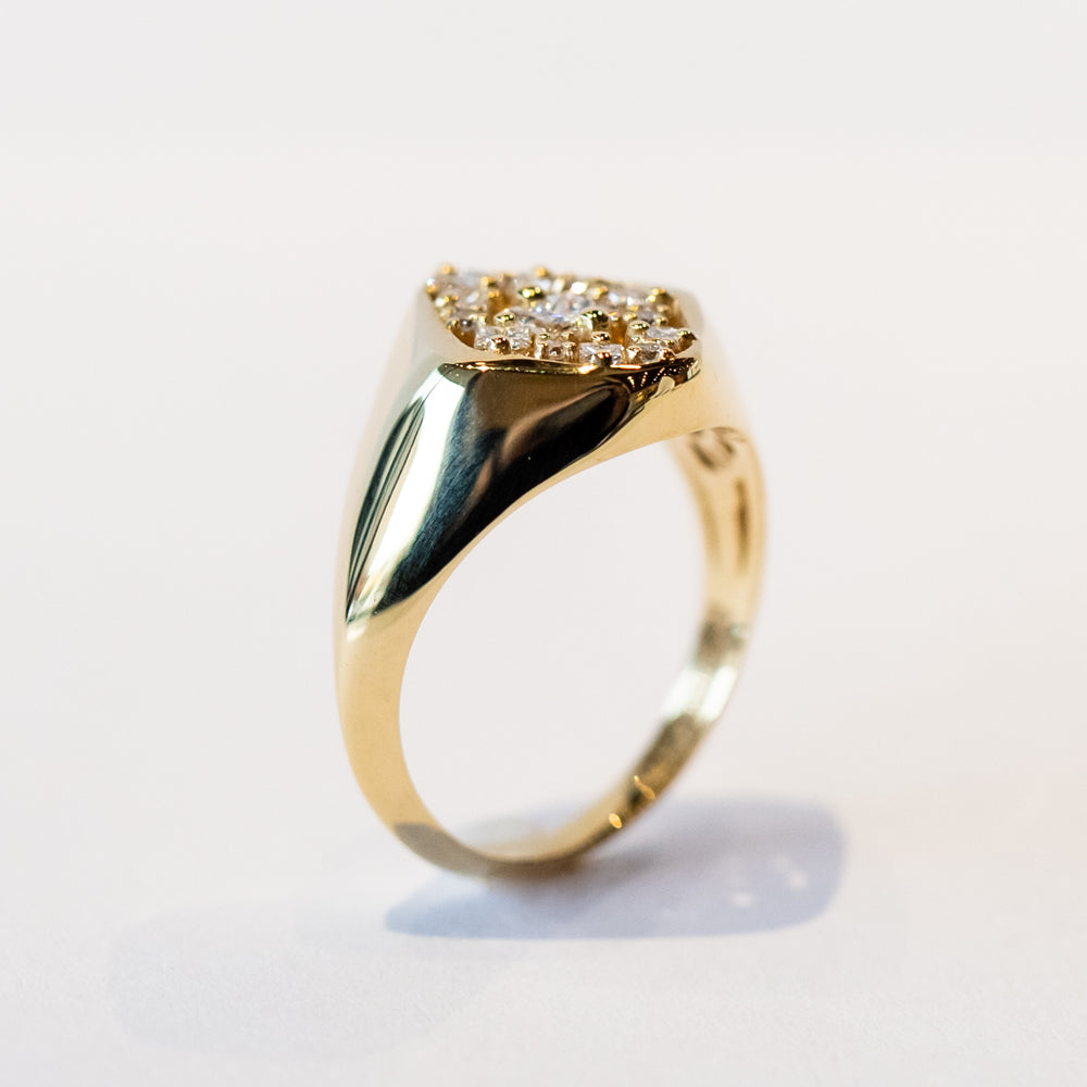 Suzanne Kalan | 18k La Fantaisie Star Diamond Signet Ring