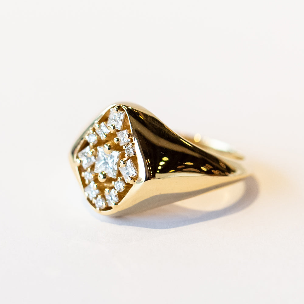 Suzanne Kalan | 18k La Fantaisie Star Diamond Signet Ring