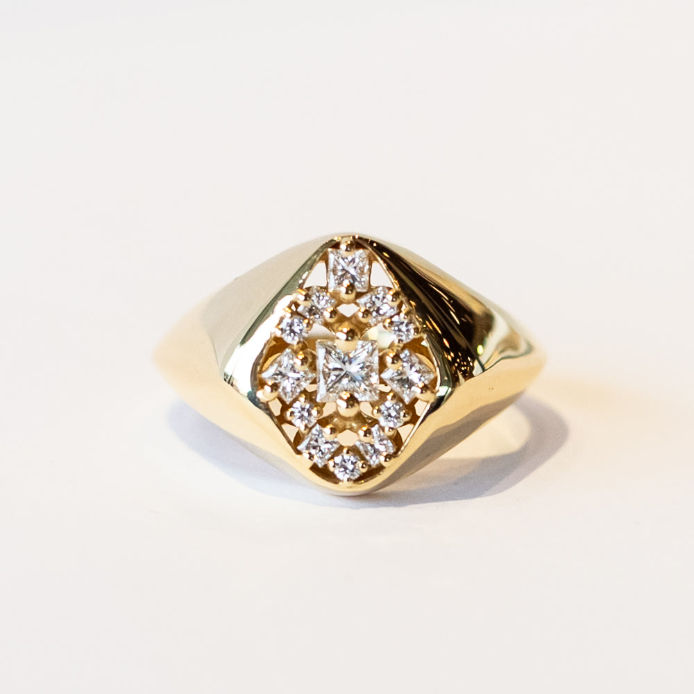 Suzanne Kalan | 18k La Fantaisie Star Diamond Signet Ring