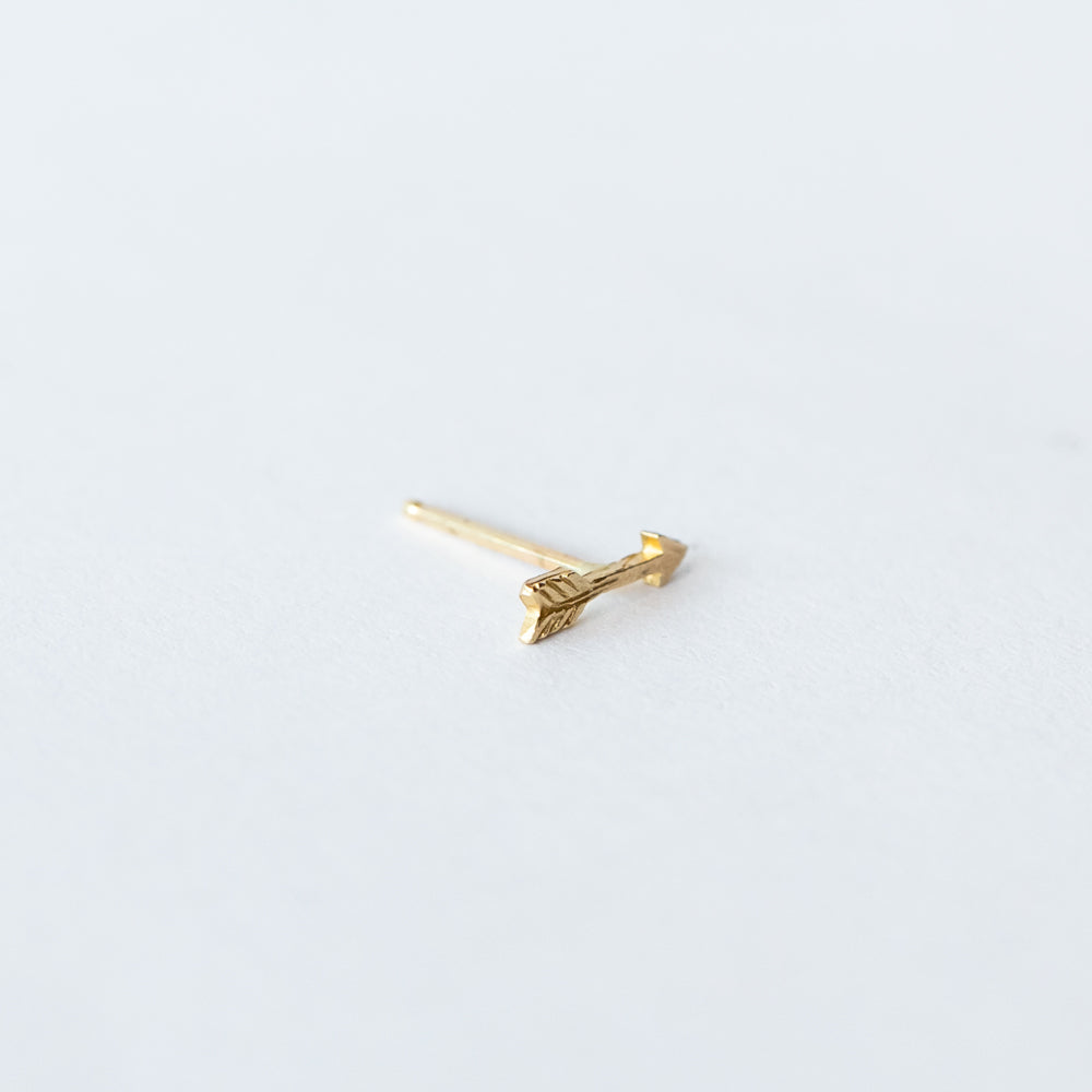 Victoria Cunningham | Tiny Arrow Stud Earring (Single)