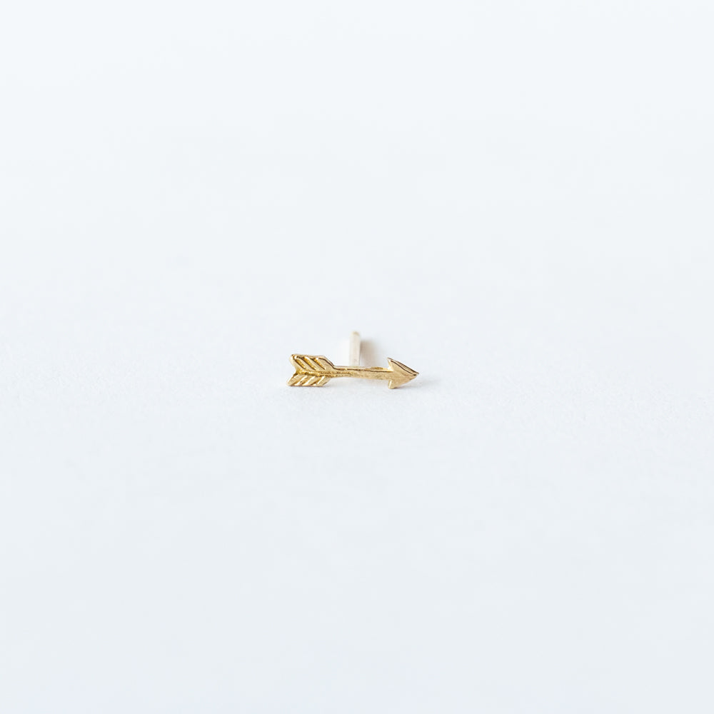 Victoria Cunningham | Tiny Arrow Stud Earring (Single)