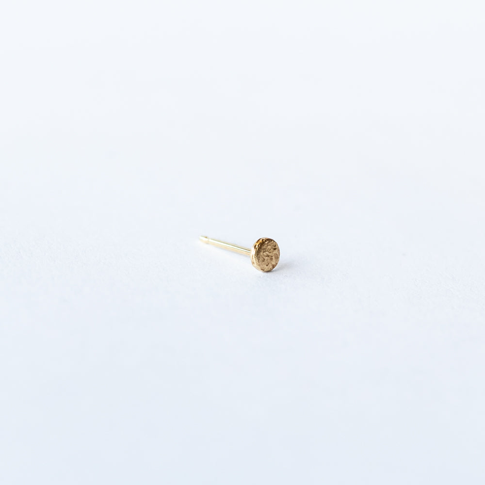 Victoria Cunningham | Tiny Disk Stud Earring (Single)