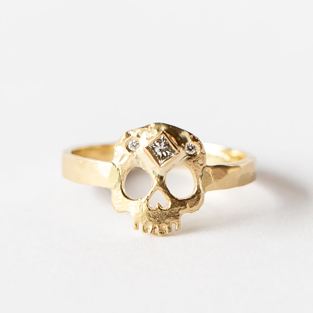Victoria Cunningham | Skull Ring with Princess Cut Diamond