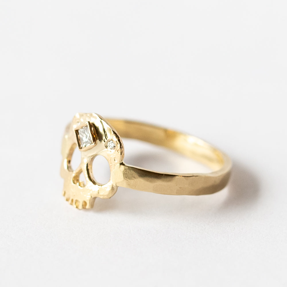Victoria Cunningham | Skull Ring with Princess Cut Diamond