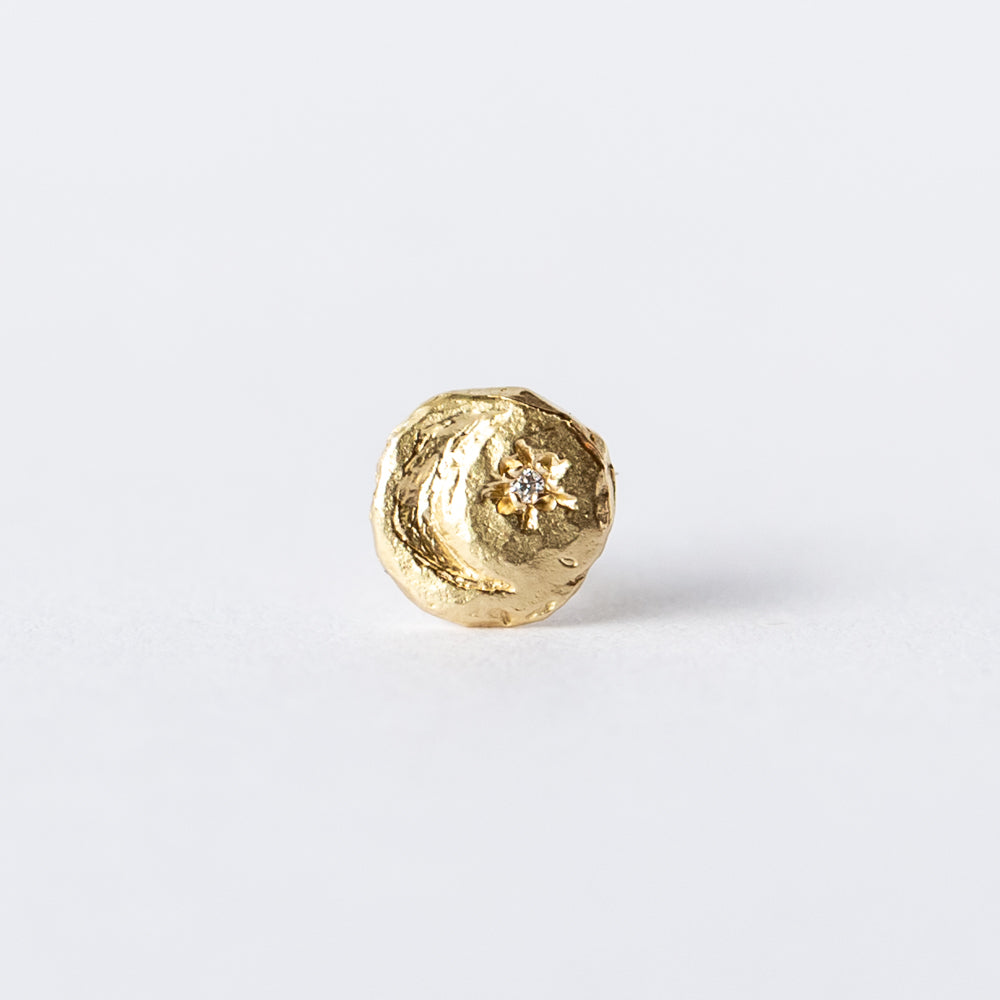 Victoria Cunningham | Stamped Moon and Star Stud Earring with Diamond (Single)