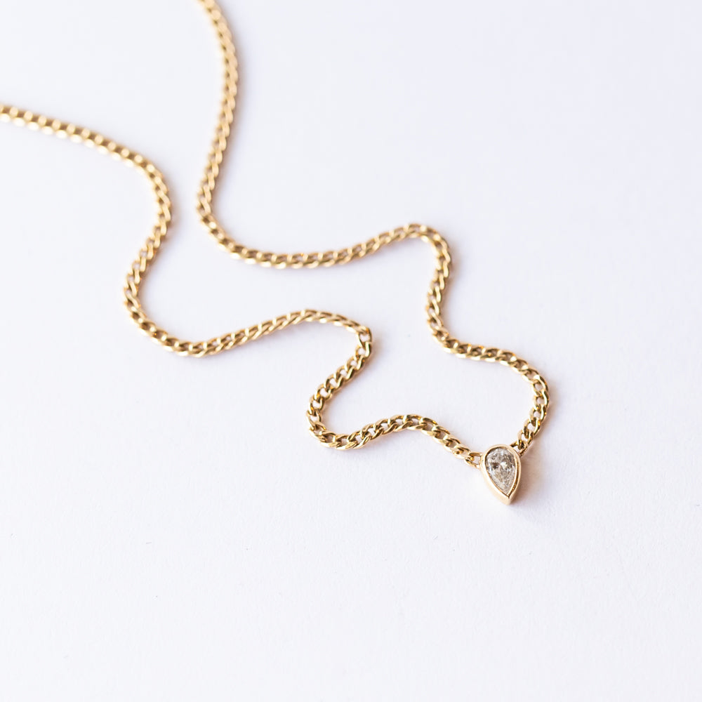 Zoe Chicco | Extra Small Curb Chain Pear Diamond Bezel Necklace