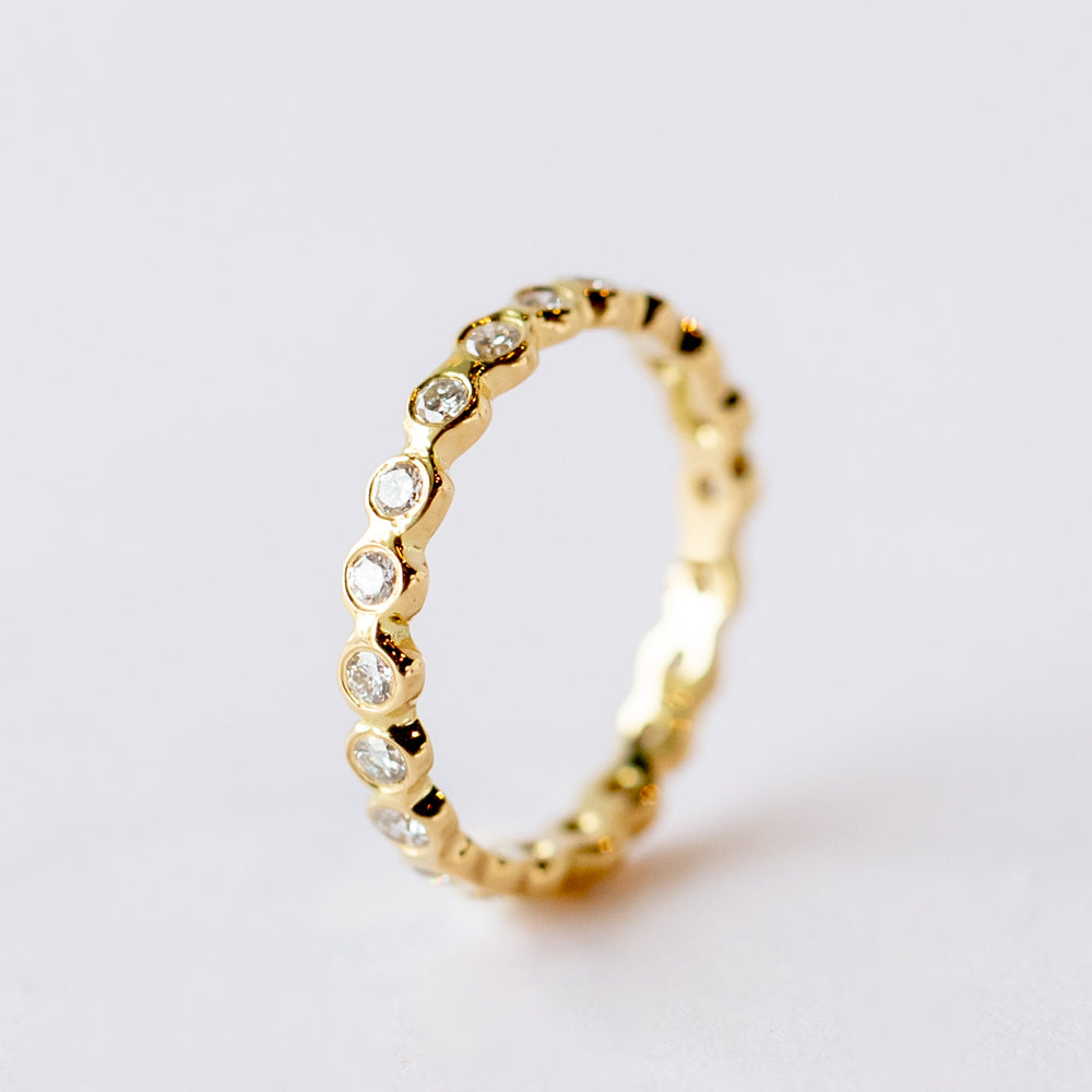 Satomi | White Diamond Circle Eternity Band