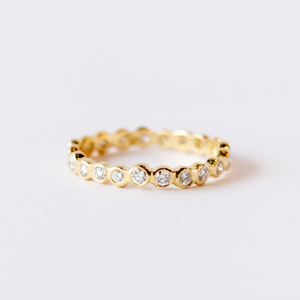Satomi | White Diamond Circle Eternity Band