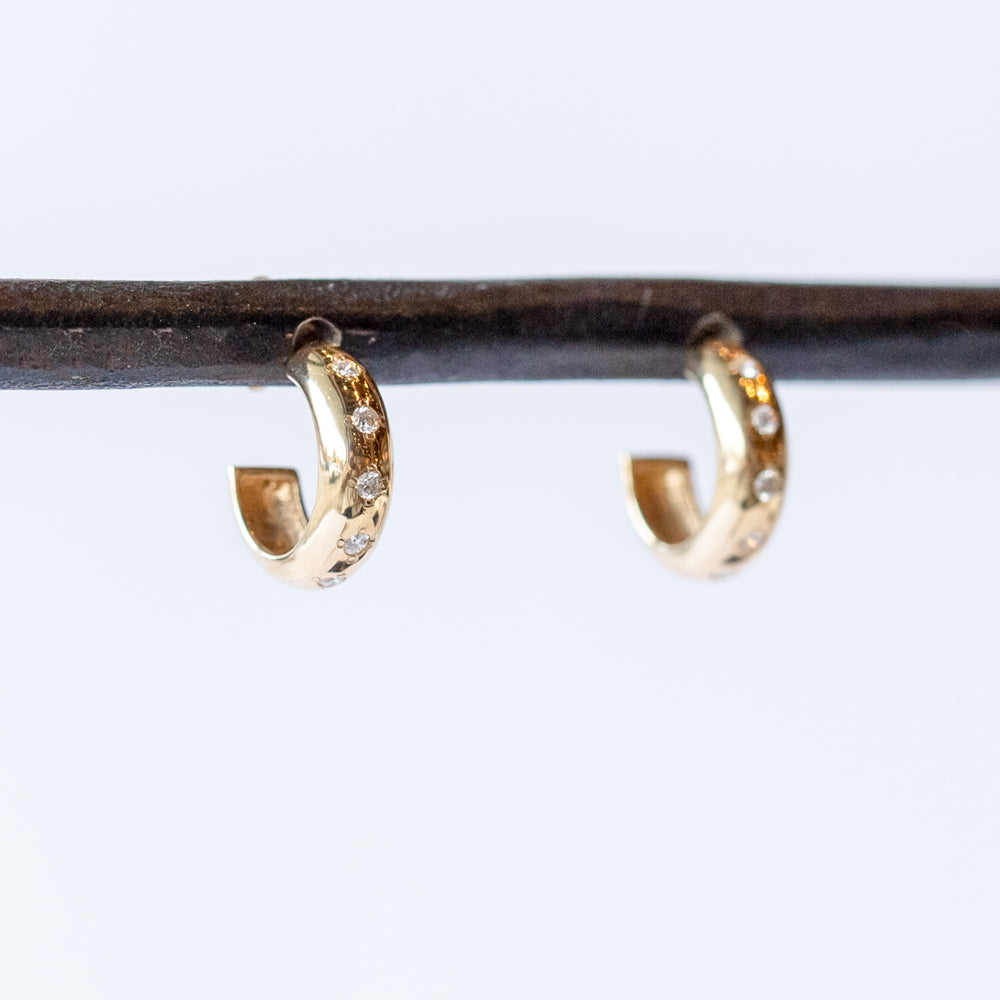 Zoe Chicco | 4mm Wide Half Round Huggie Hoop Earrings