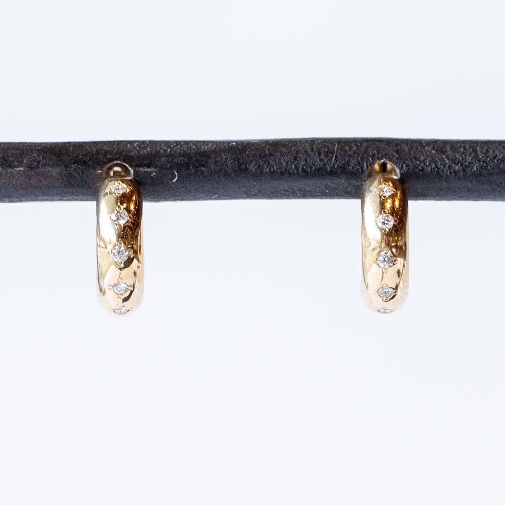 Zoe Chicco | 4mm Wide Half Round Huggie Hoop Earrings