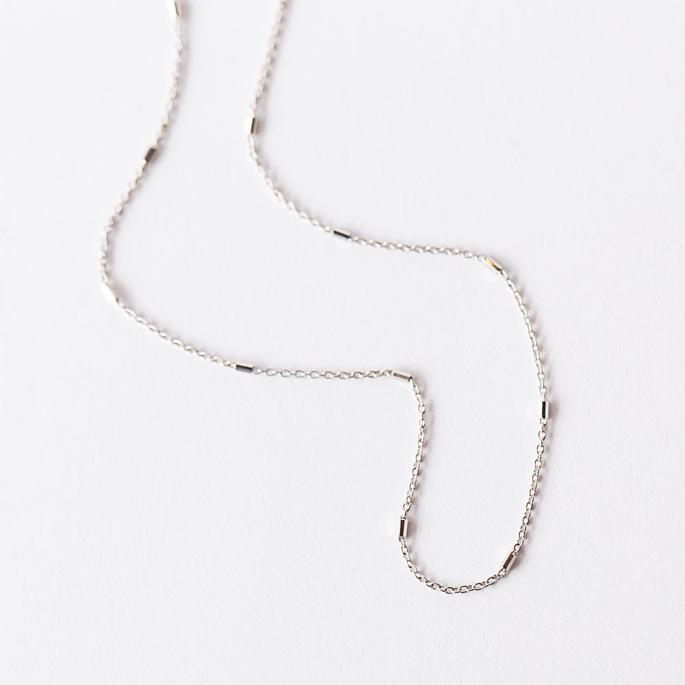 Tiny Bar Cable Chain Necklace
