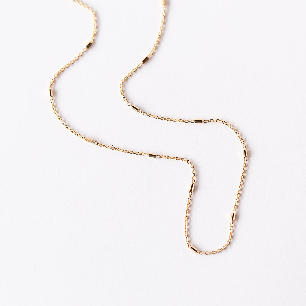Tiny Bar Cable Chain Necklace