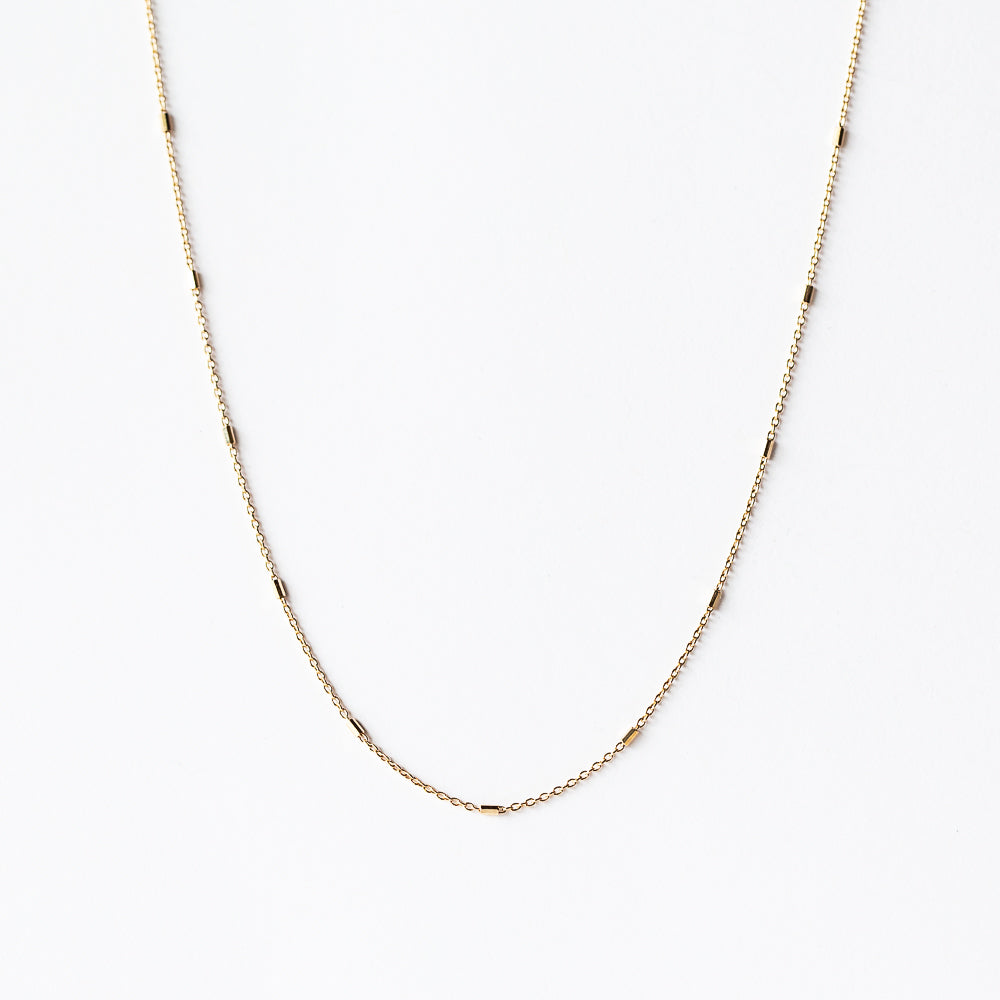 Tiny Bar Cable Chain Necklace