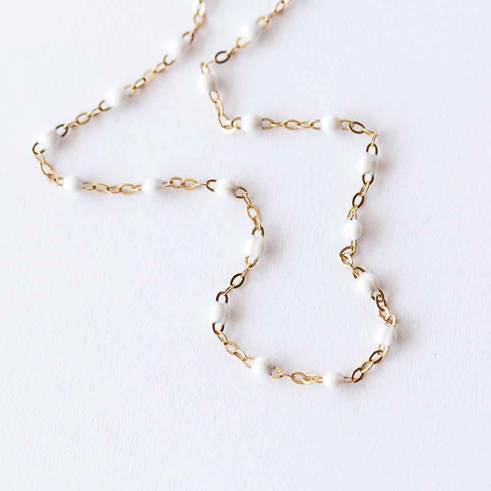 Classic Gigi Necklace, White