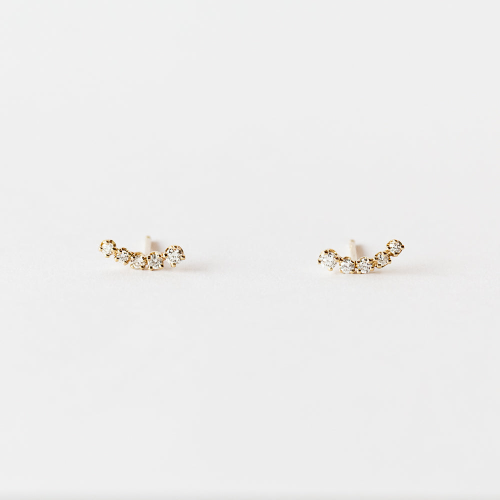 Zoe Chicco | Graduated Curved Prong-Set Diamond Stud Earrings