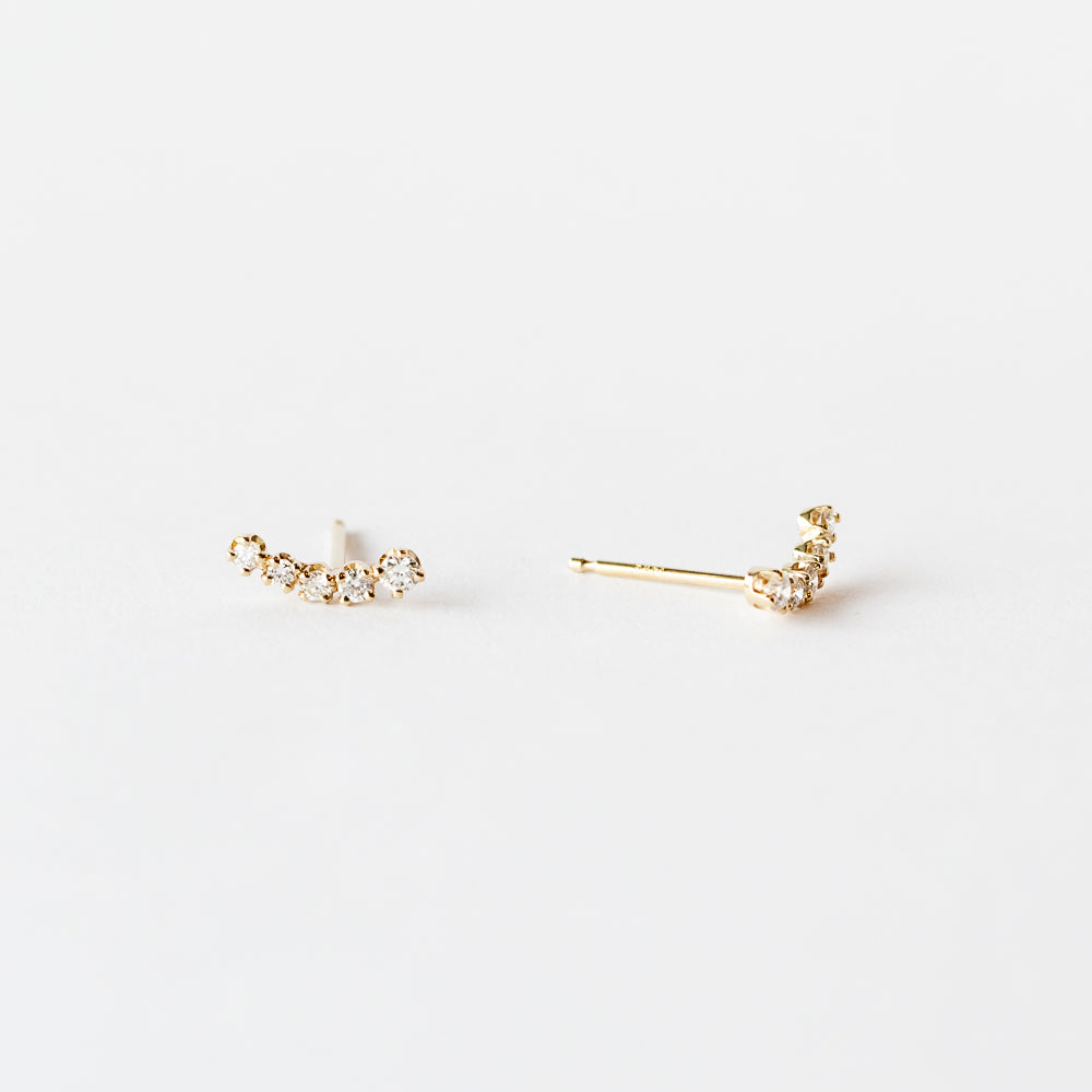 Zoe Chicco | Graduated Curved Prong-Set Diamond Stud Earrings