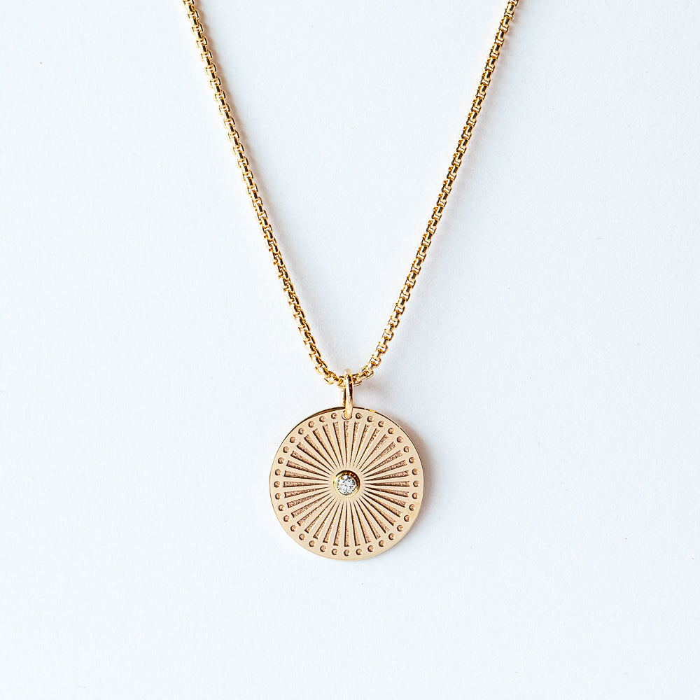Zoe Chicco | Small Sunbeam Medallion Necklace with Diamond on Extra Small Box Chain