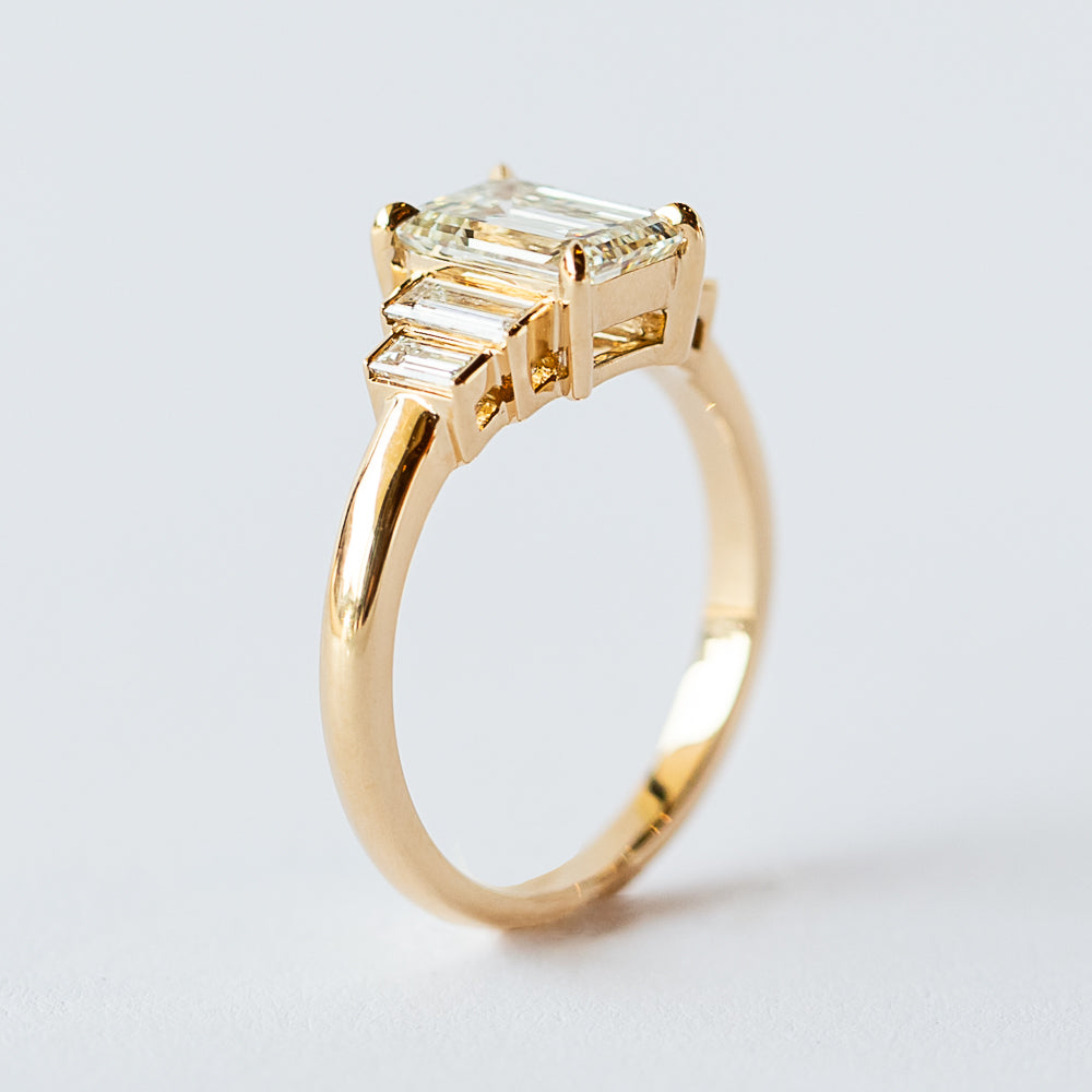 Caroline Prong-Set Ring